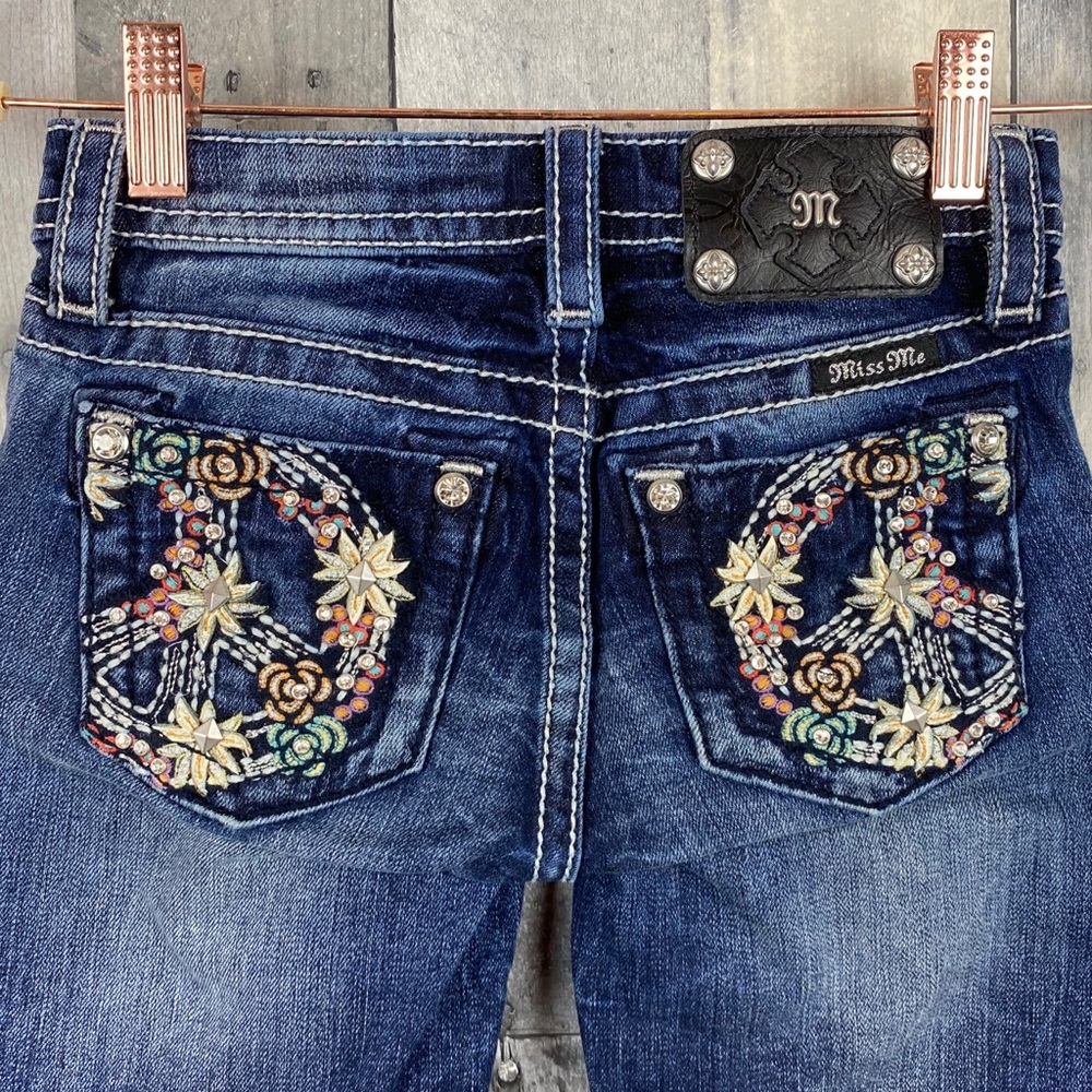 Girls Miss Me Cuffed Capri Floral Peace Jeans Sz 7 - Picture 4 of 16